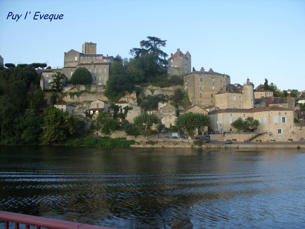 Hotel Bellevue Puy-lʼÉvêque Kültér fotó